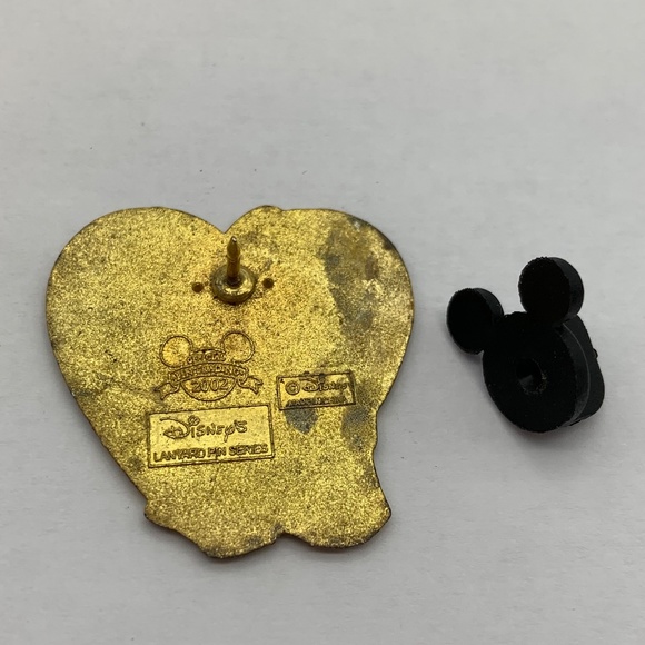 Vintage Disney Lanyard Pin Trading Series Pochahontas John Heart 2002 Lapel Pin - Picture 5 of 6